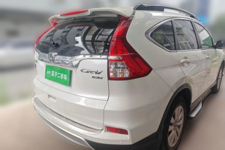 Used Honda CR-V 2015 2.0L two-wheel drive Fashion Edition Rear Right 45 Deg