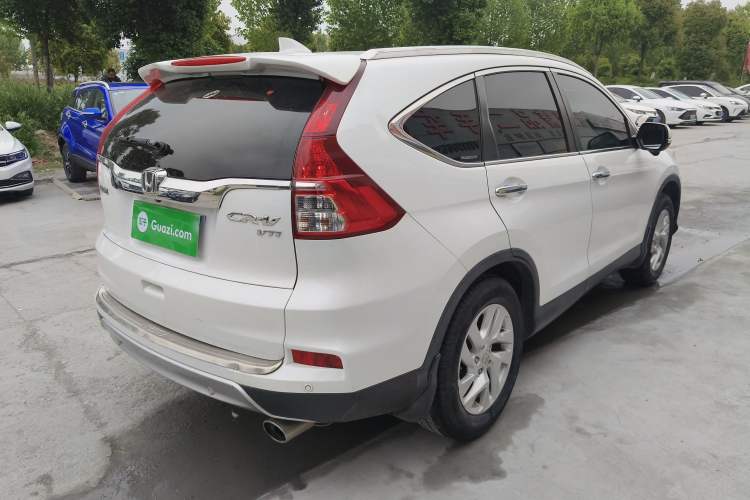 Used Honda CR-V 2015 2.4L two-wheel drive luxury version Rear Right 45 Deg