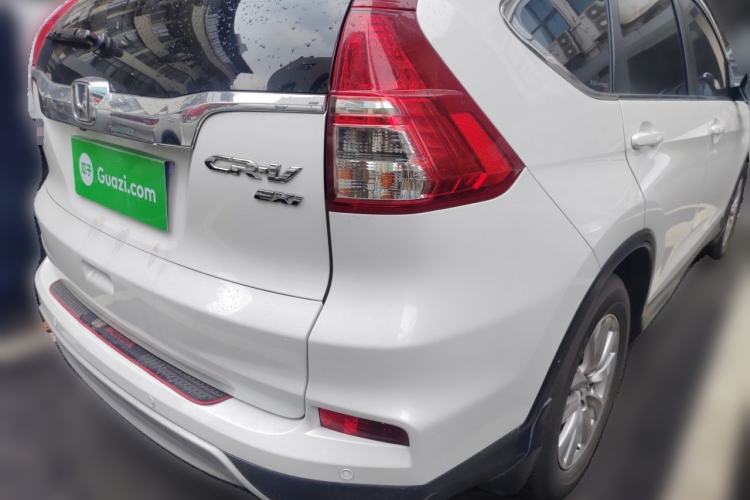 Used Honda CR-V 2015 2.0L two-wheel drive Fashion Edition Rear Right 45 Deg