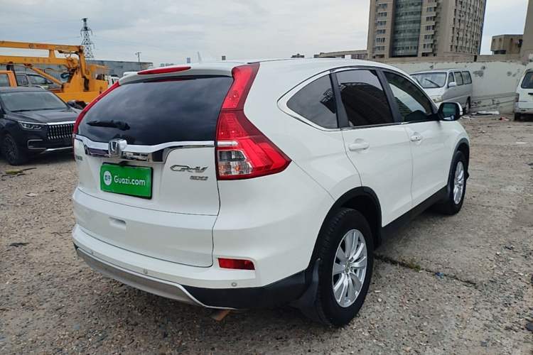 Used Honda CR-V 2015 2.0L two-wheel drive Fashion Edition Rear Right 45 Deg
