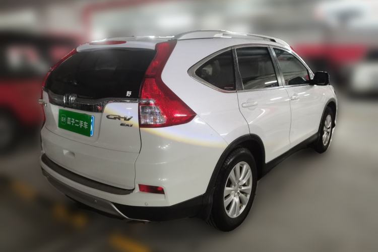 Used Honda CR-V 2015 2.0L two-wheel drive Fashion Edition Rear Right 45 Deg