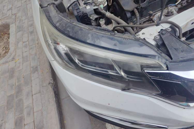 Used Honda CR-V 2015 2.4L four-wheel drive luxury version Right Front Headlight