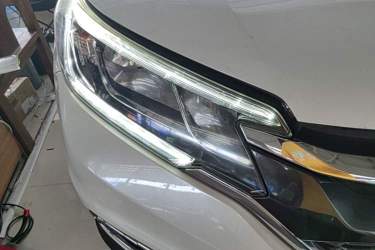 Used Honda CR-V 2015 2.0L two-wheel drive Fashion Edition Right Front Headlight
