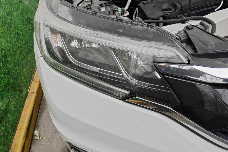 Used Honda CR-V 2015 2.4L two-wheel drive luxury version Right Front Headlight