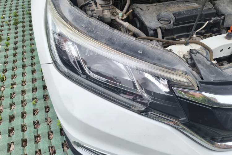 Used Honda CR-V 2015 2.4L two-wheel drive luxury version Right Front Headlight