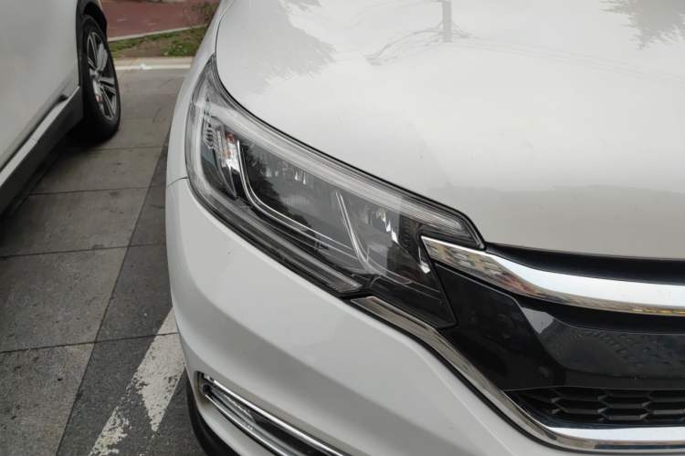 Used Honda CR-V 2015 2.4L four-wheel drive luxury version Right Front Headlight