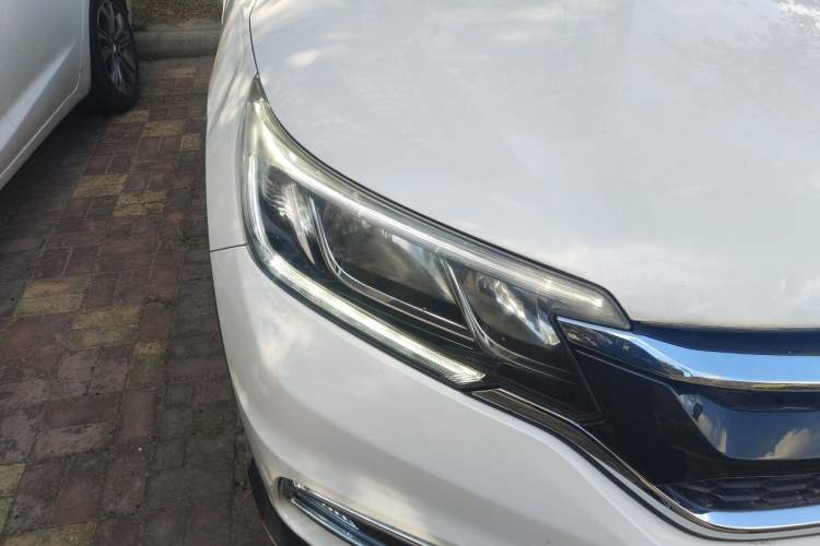 Used Honda CR-V 2015 2.0L two-wheel drive urban version Right Front Headlight