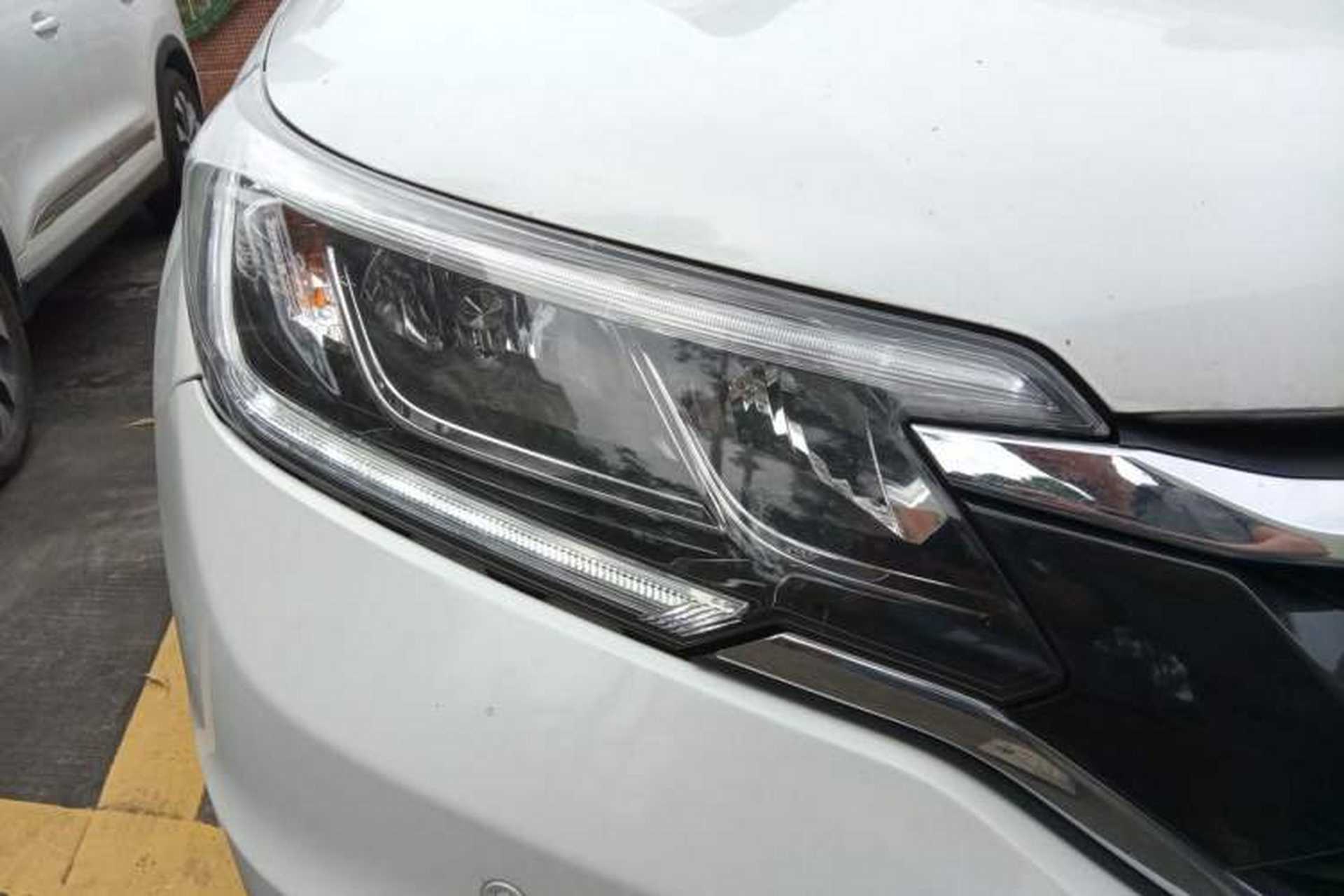 Used Honda CR-V 2015 2.0L two-wheel drive Fashion Edition Right Front Headlight