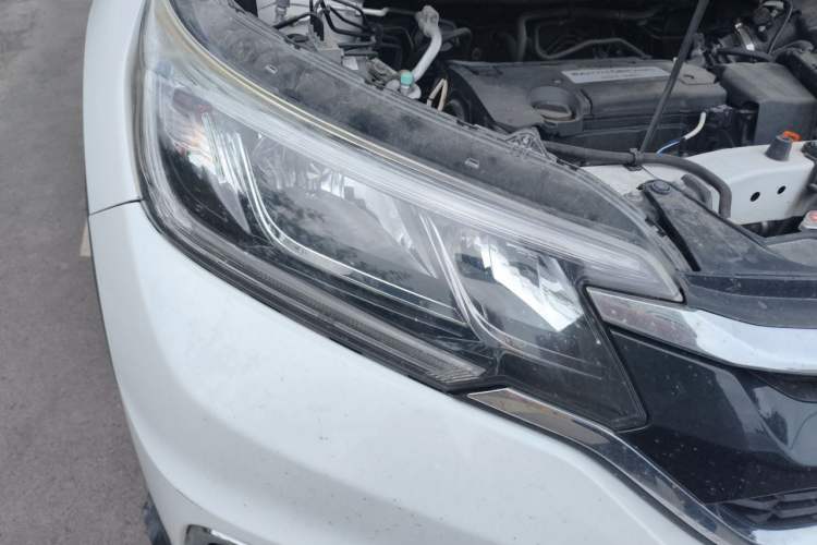 Used Honda CR-V 2015 2.4L two-wheel drive luxury version Right Front Headlight