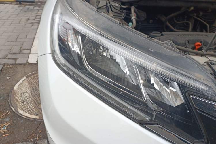 Used Honda CR-V 2015 2.0L two-wheel drive urban version Right Front Headlight