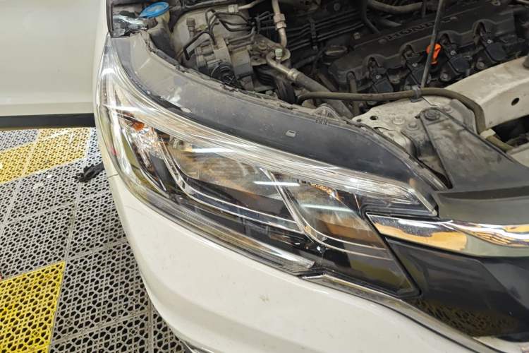 Used Honda CR-V 2015 2.0L two-wheel drive urban version Right Front Headlight