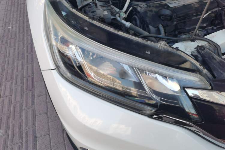 Used Honda CR-V 2015 2.4L four-wheel drive luxury version Right Front Headlight