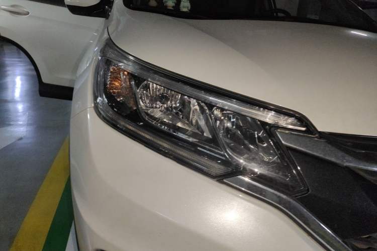 Used Honda CR-V 2015 2.0L two-wheel drive urban version Right Front Headlight