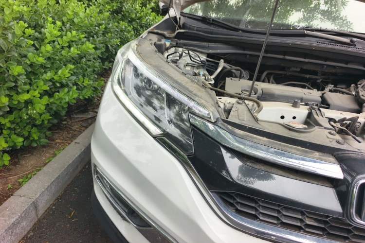 Used Honda CR-V 2015 2.4L two-wheel drive luxury version Right Front Headlight