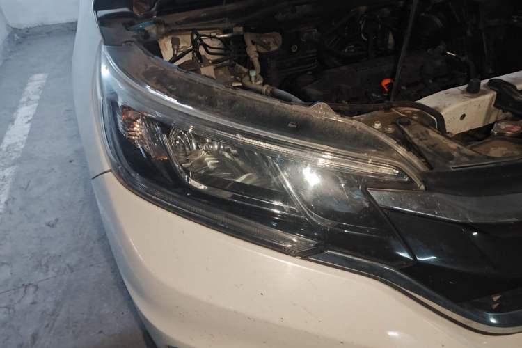 Used Honda CR-V 2015 2.0L two-wheel drive Fashion Edition Right Front Headlight