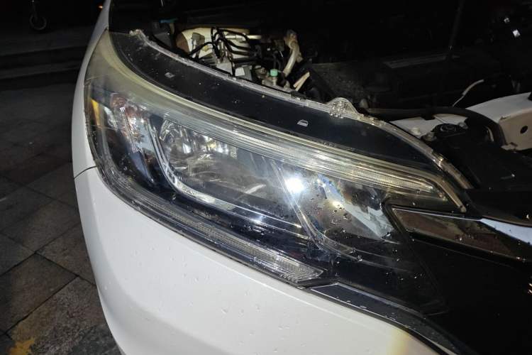 Used Honda CR-V 2015 2.4L two-wheel drive luxury version Right Front Headlight