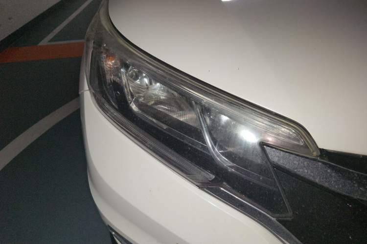 Used Honda CR-V 2015 2.4L four-wheel drive luxury version Right Front Headlight