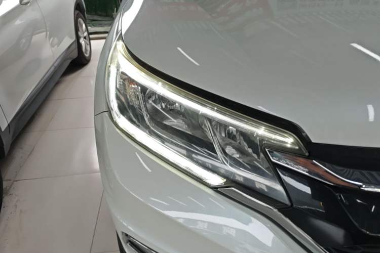 Used Honda CR-V 2015 2.0L two-wheel drive Fashion Edition Right Front Headlight