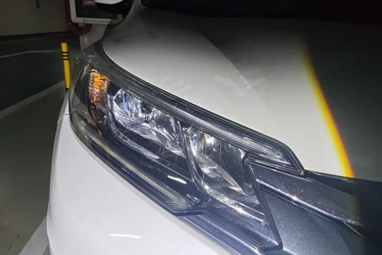 Used Honda CR-V 2015 2.0L two-wheel drive Fashion Edition Right Front Headlight