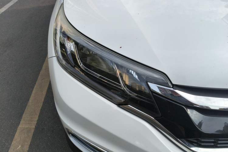 Used Honda CR-V 2015 2.4L two-wheel drive luxury version Right Front Headlight