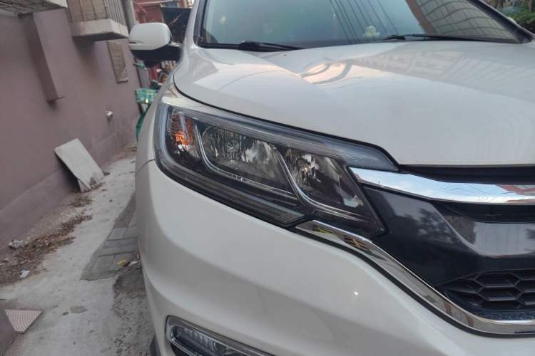 Used Honda CR-V 2015 2.4L two-wheel drive luxury version Right Front Headlight