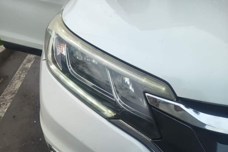 Used Honda CR-V 2015 2.4L two-wheel drive luxury version Right Front Headlight