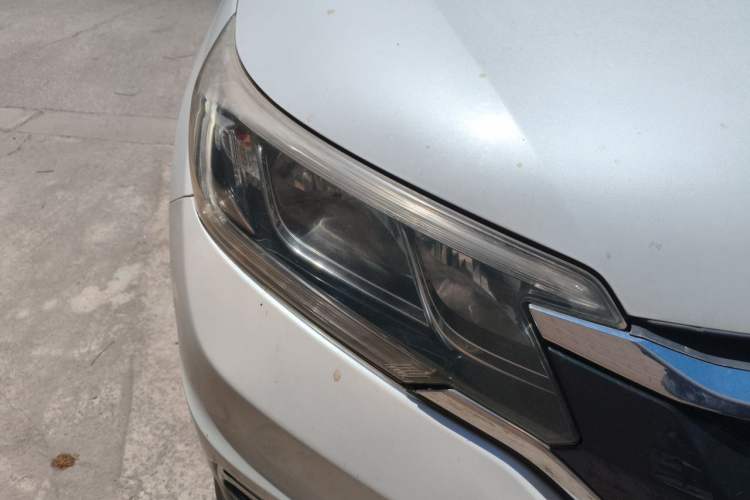 Used Honda CR-V 2015 2.4L two-wheel drive luxury version Right Front Headlight