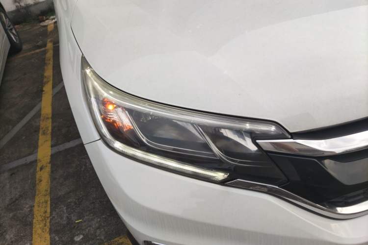 Used Honda CR-V 2015 2.0L two-wheel drive Fashion Edition Right Front Headlight