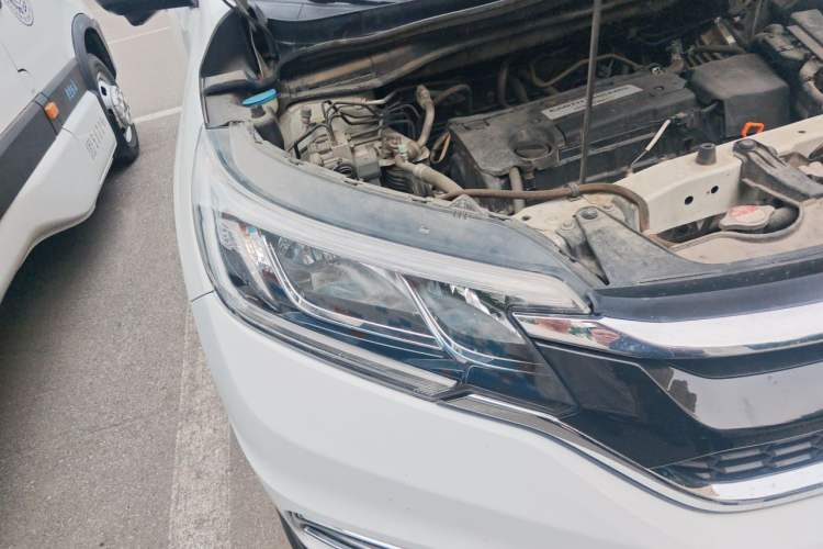 Used Honda CR-V 2015 2.4L two-wheel drive luxury version Right Front Headlight