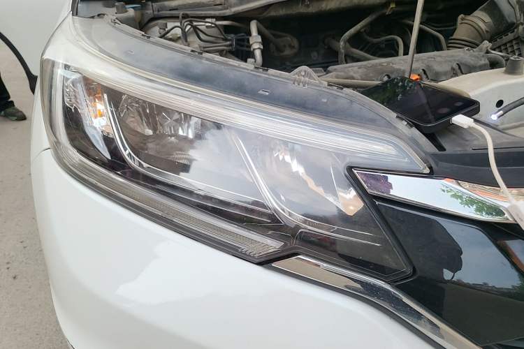 Used Honda CR-V 2015 2.0L two-wheel drive Fashion Edition Right Front Headlight