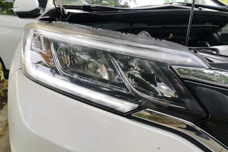 Used Honda CR-V 2015 2.0L two-wheel drive urban version Right Front Headlight