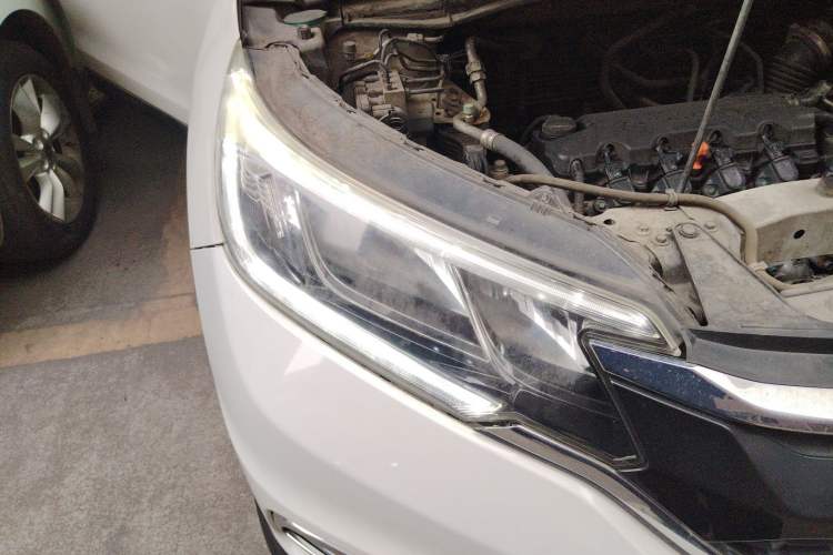 Used Honda CR-V 2015 2.0L two-wheel drive Fashion Edition Right Front Headlight