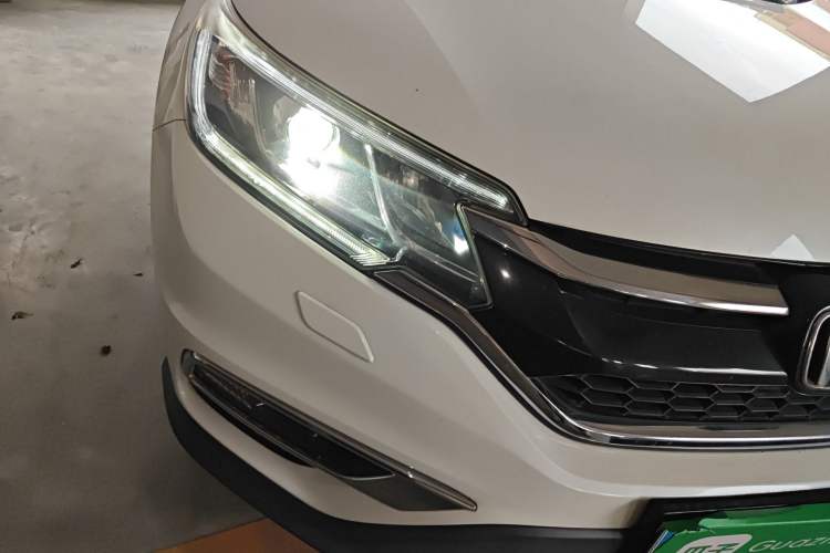 Used Honda CR-V 2015 2.4L Four-Wheel Drive Prestige Edition Right Front Headlight