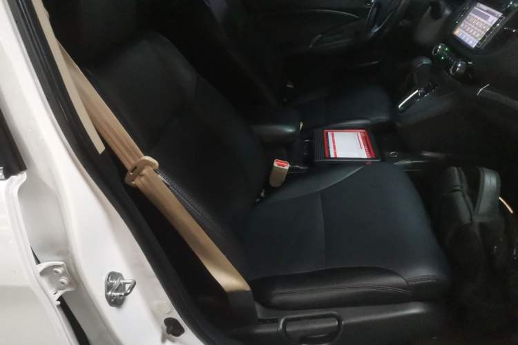 Used Honda CR-V 2015 2.0L two-wheel drive Fashion Edition Right Front Seat