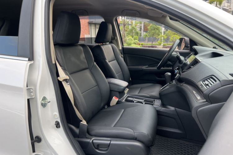 Used Honda CR-V 2015 2.0L two-wheel drive urban version Right Front Seat