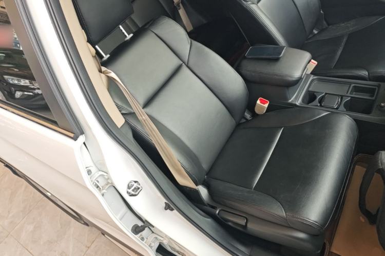 Used Honda CR-V 2015 2.0L two-wheel drive Fashion Edition Right Front Seat