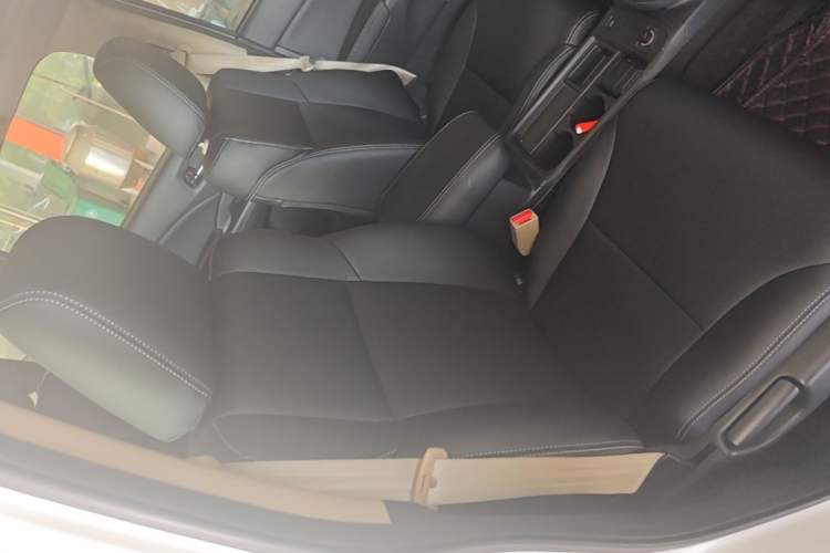 Used Honda CR-V 2015 2.0L two-wheel drive Fashion Edition Right Front Seat