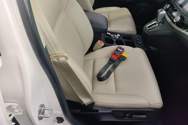 Used Honda CR-V 2015 2.4L two-wheel drive luxury version Right Front Seat