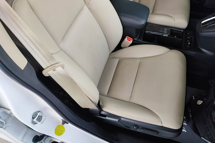 Used Honda CR-V 2015 2.4L two-wheel drive luxury version Right Front Seat