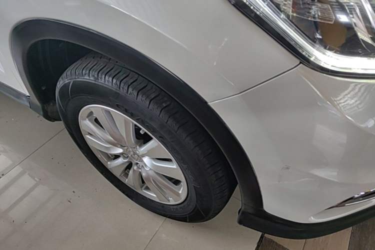 Used Honda CR-V 2015 2.0L two-wheel drive Fashion Edition Right Front Wheel Hub
