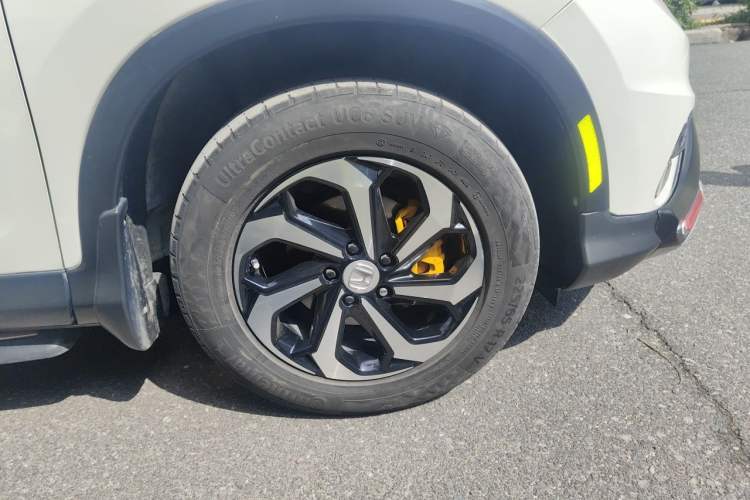 Used Honda CR-V 2015 2.0L two-wheel drive Fashion Edition Right Front Wheel Hub