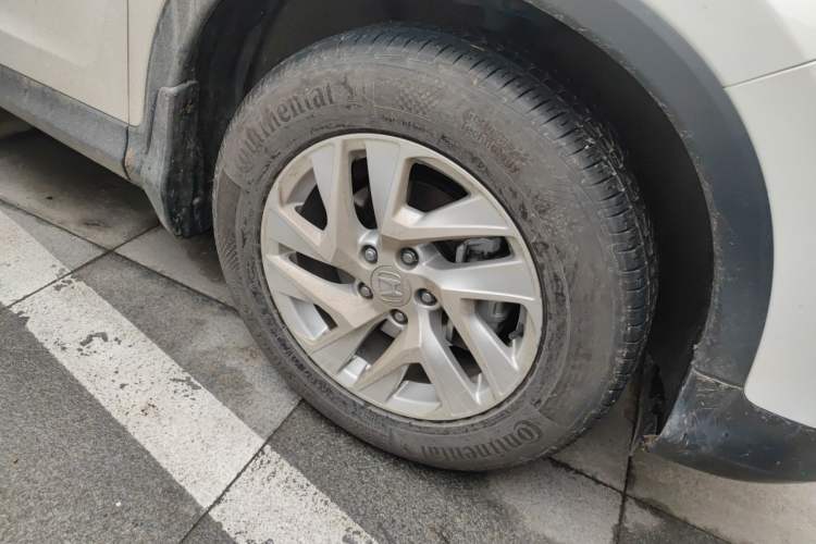 Used Honda CR-V 2015 2.4L four-wheel drive luxury version Right Front Wheel Hub