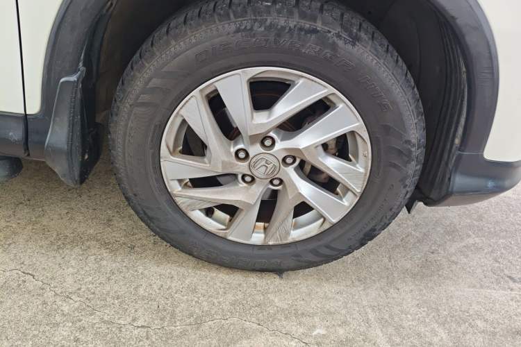 Used Honda CR-V 2015 2.4L two-wheel drive luxury version Right Front Wheel Hub