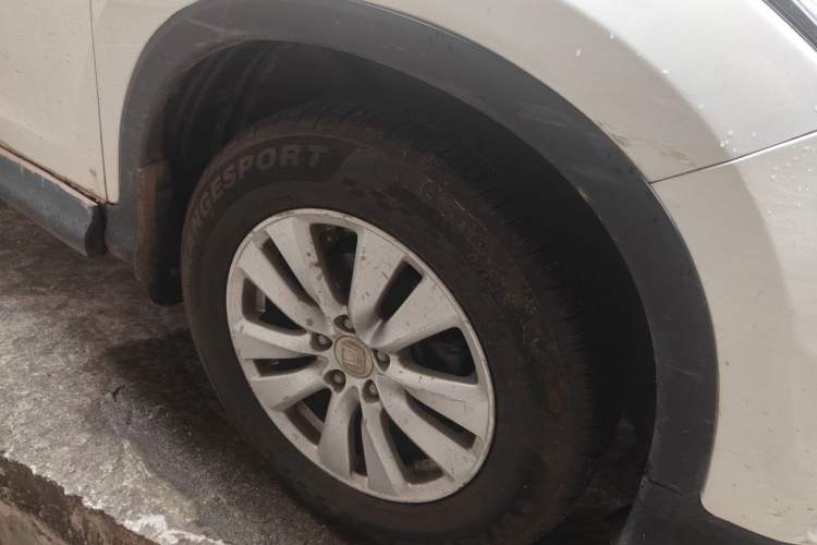 Used Honda CR-V 2015 2.0L two-wheel drive Fashion Edition Right Front Wheel Hub
