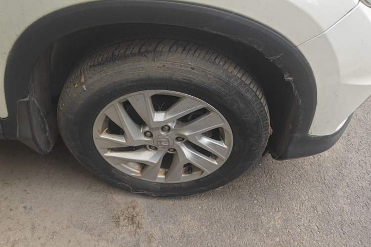 Used Honda CR-V 2015 2.4L two-wheel drive luxury version Right Front Wheel Hub