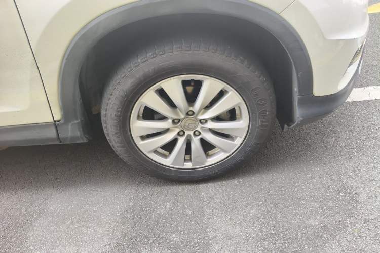 Used Honda CR-V 2015 2.0L two-wheel drive Fashion Edition Right Front Wheel Hub