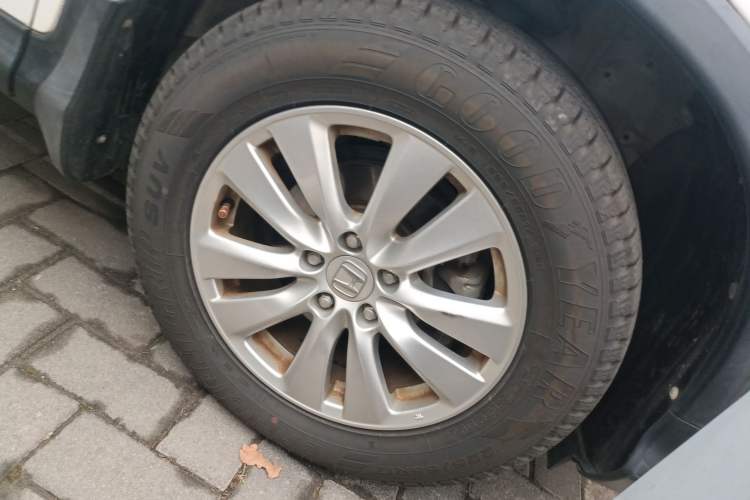 Used Honda CR-V 2015 2.0L two-wheel drive urban version Right Front Wheel Hub