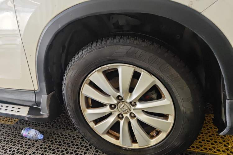 Used Honda CR-V 2015 2.0L two-wheel drive urban version Right Front Wheel Hub