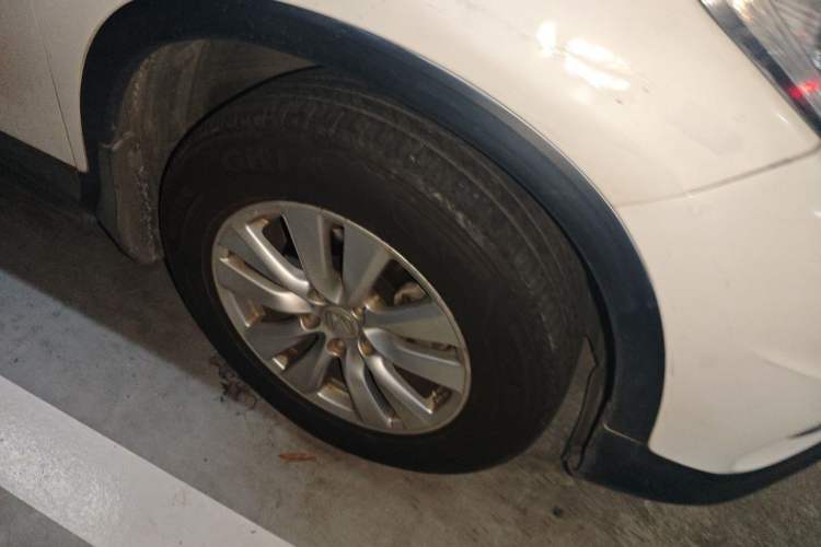 Used Honda CR-V 2015 2.0L two-wheel drive urban version Right Front Wheel Hub