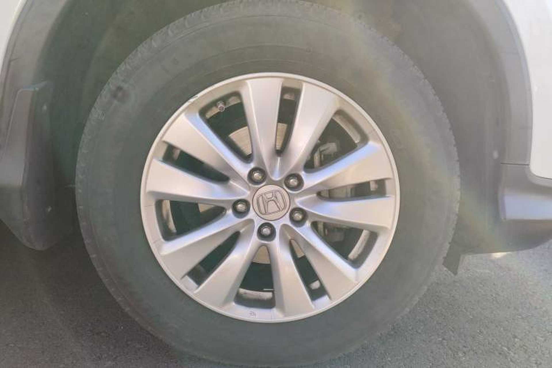 Used Honda CR-V 2015 2.0L two-wheel drive Fashion Edition Right Front Wheel Hub